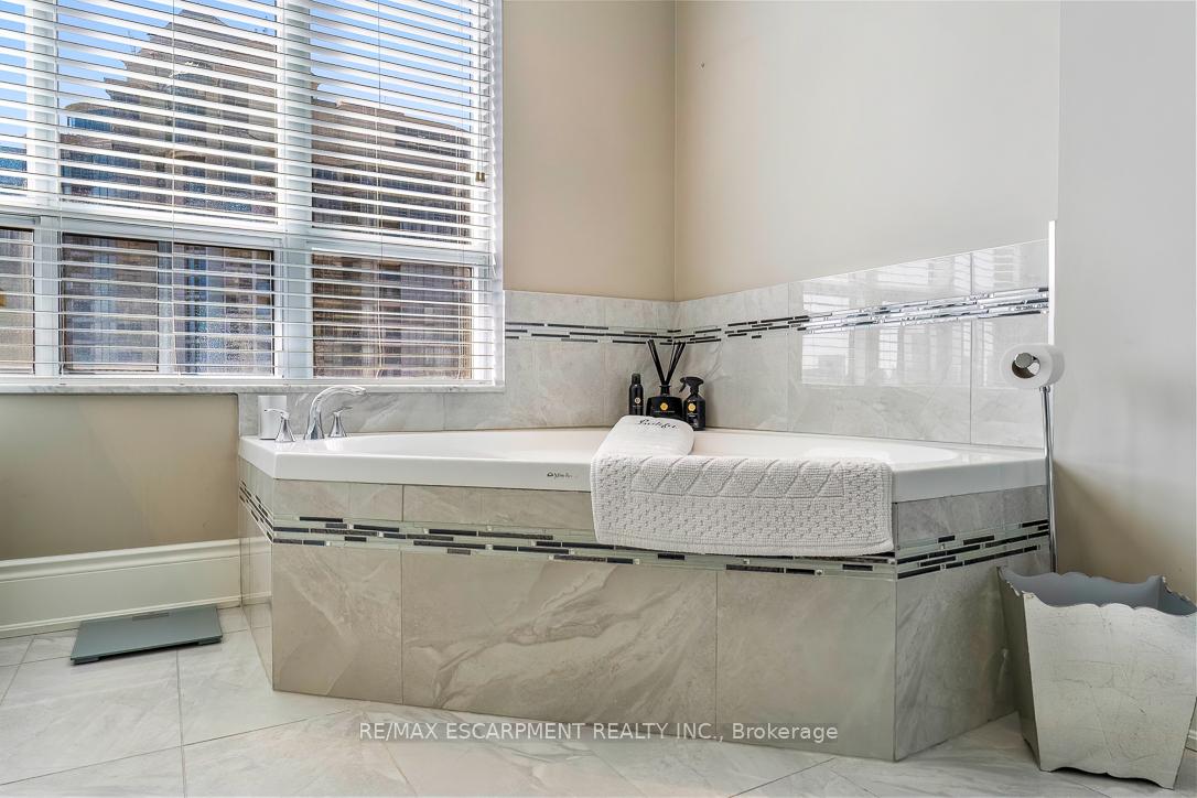 35 Kingsbridge Garden Circle 2706