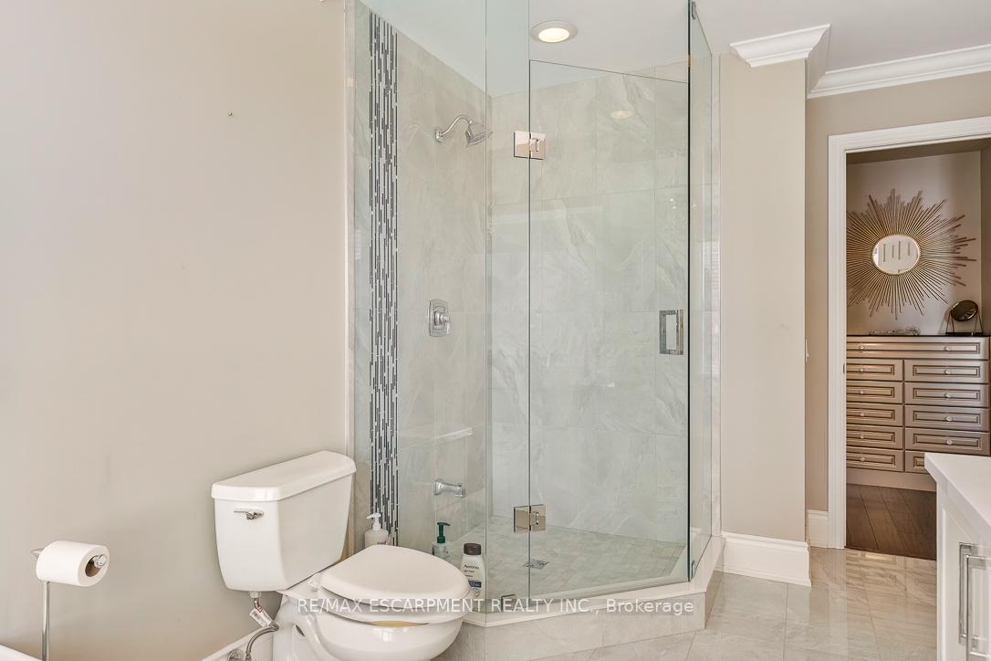 35 Kingsbridge Garden Circle 2706