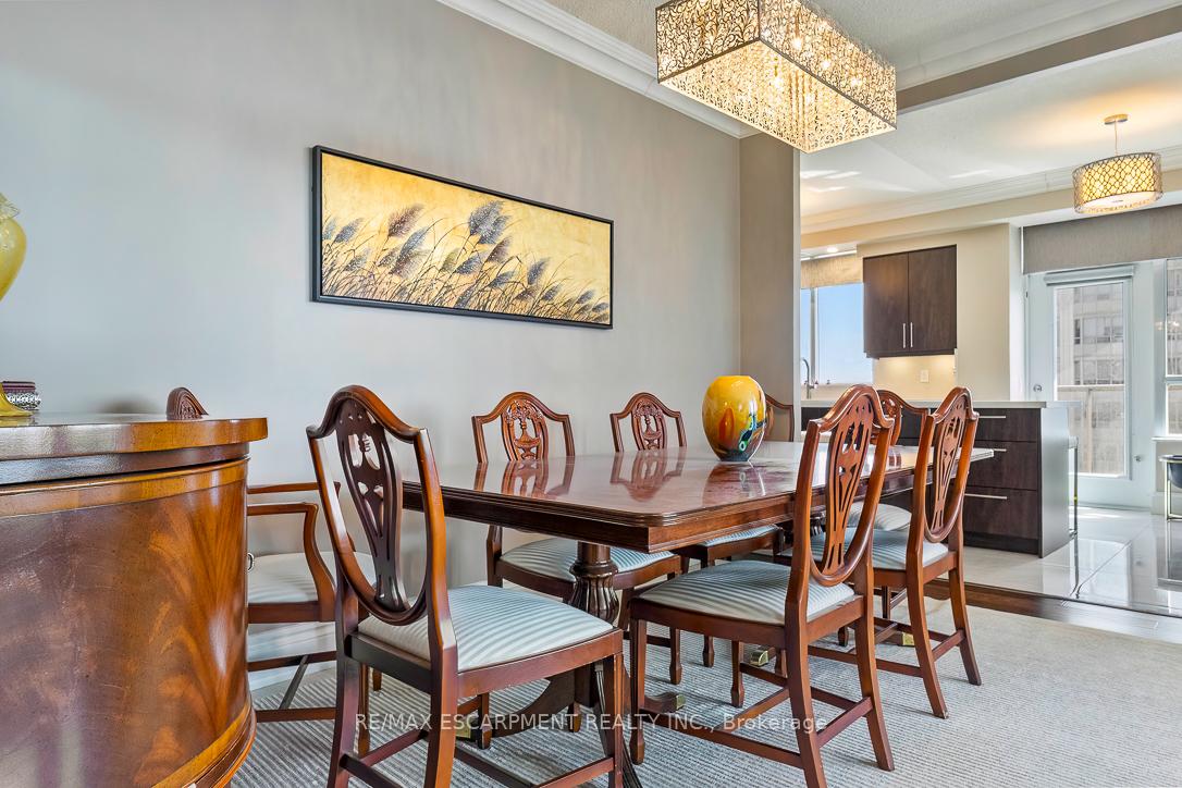 35 Kingsbridge Garden Circle 2706