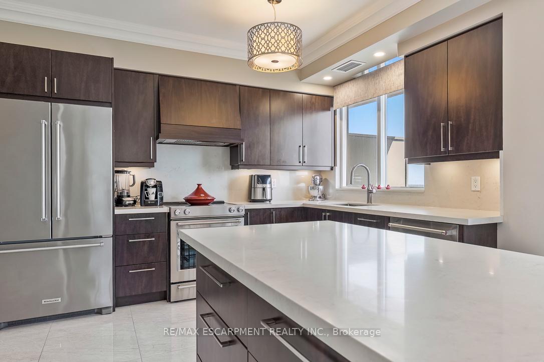 35 Kingsbridge Garden Circle 2706