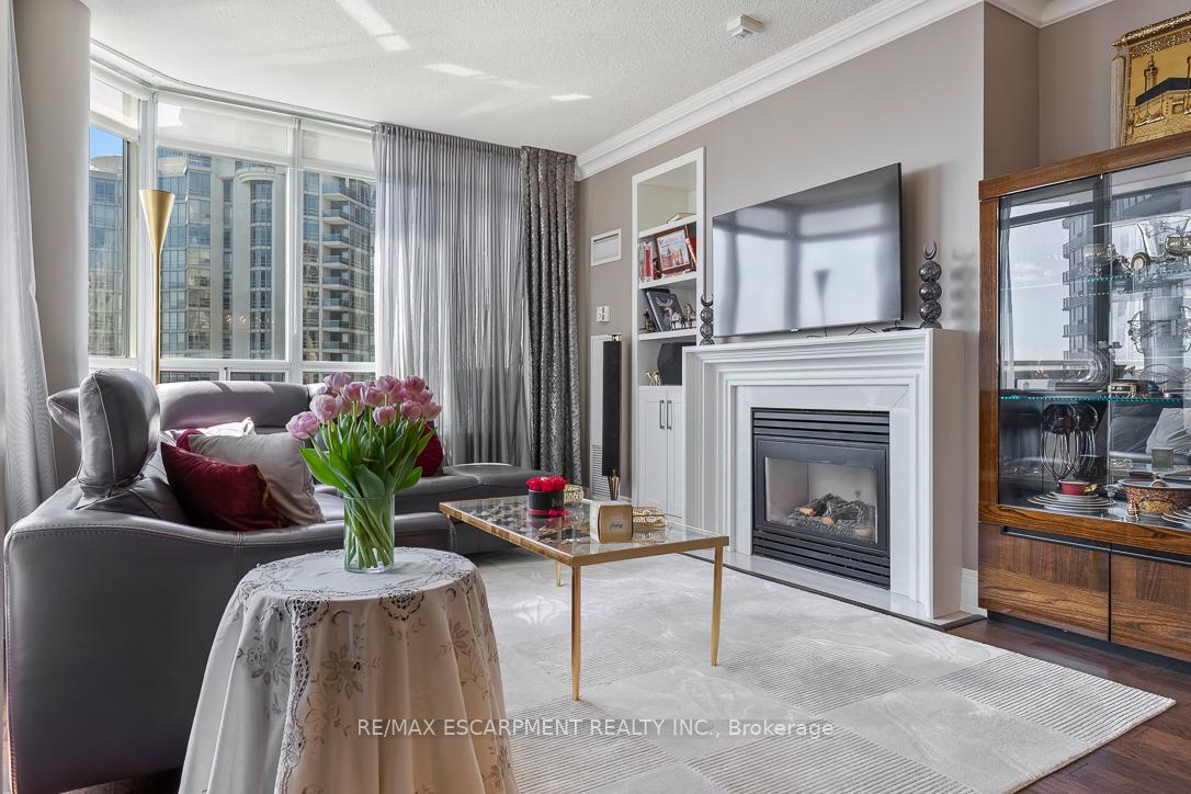 35 Kingsbridge Garden Circle 2706