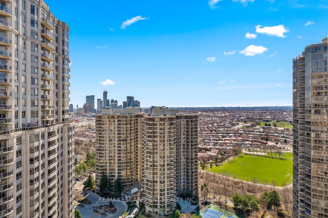 35 Kingsbridge Garden Circle 2706