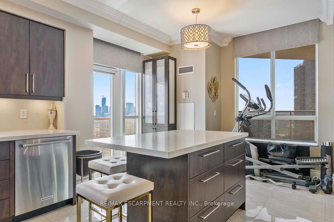 35 Kingsbridge Garden Circle 2706