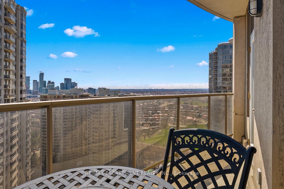 35 Kingsbridge Garden Circle 2706