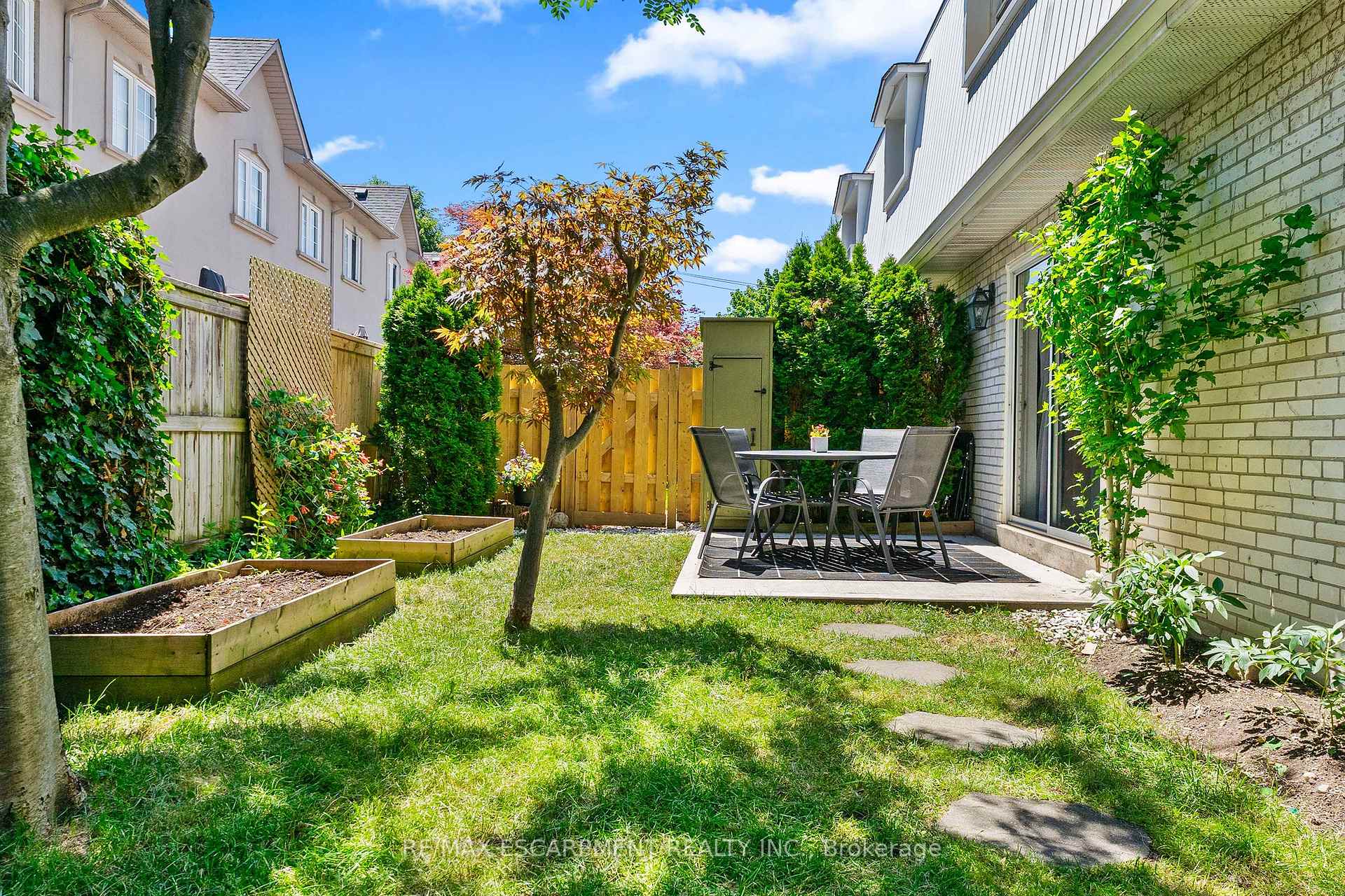 469 Claridge Road 5