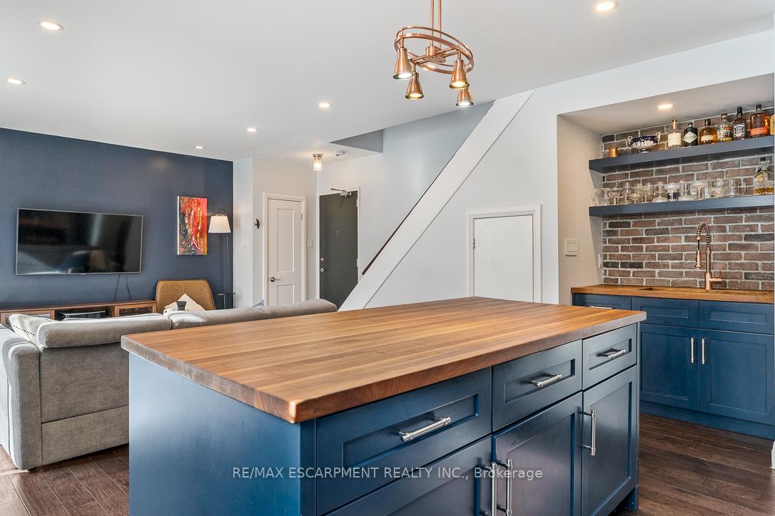469 Claridge Road 5