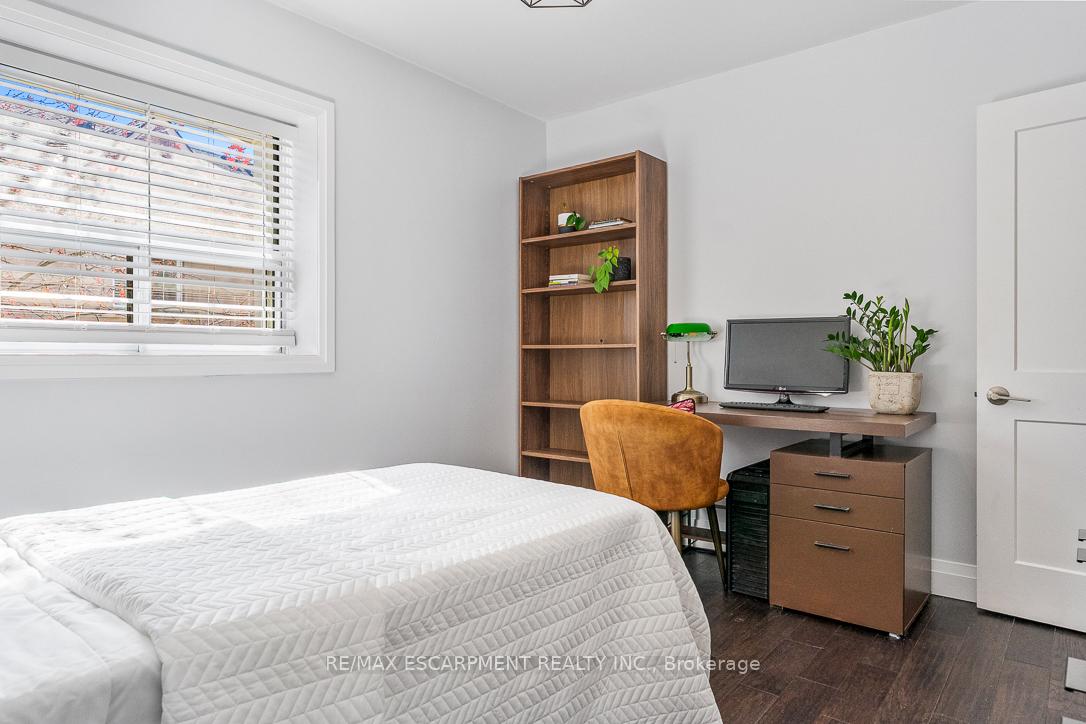 469 Claridge Road 5
