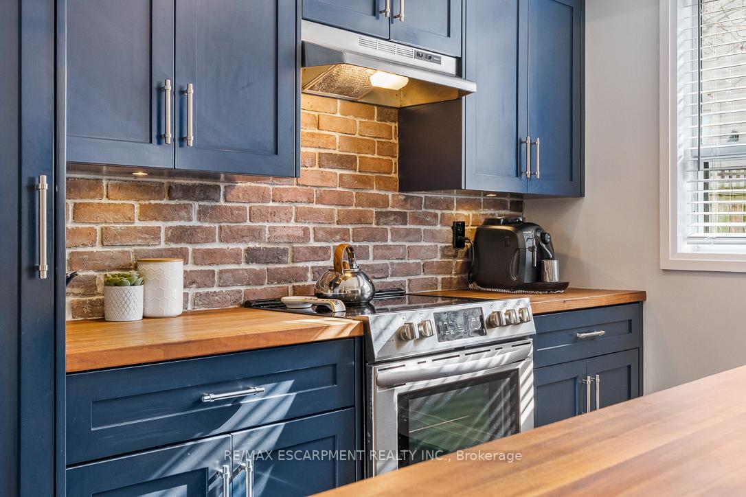 469 Claridge Road 5