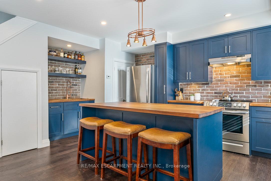 469 Claridge Road 5