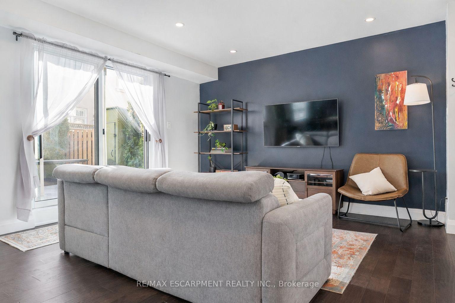 469 Claridge Road 5