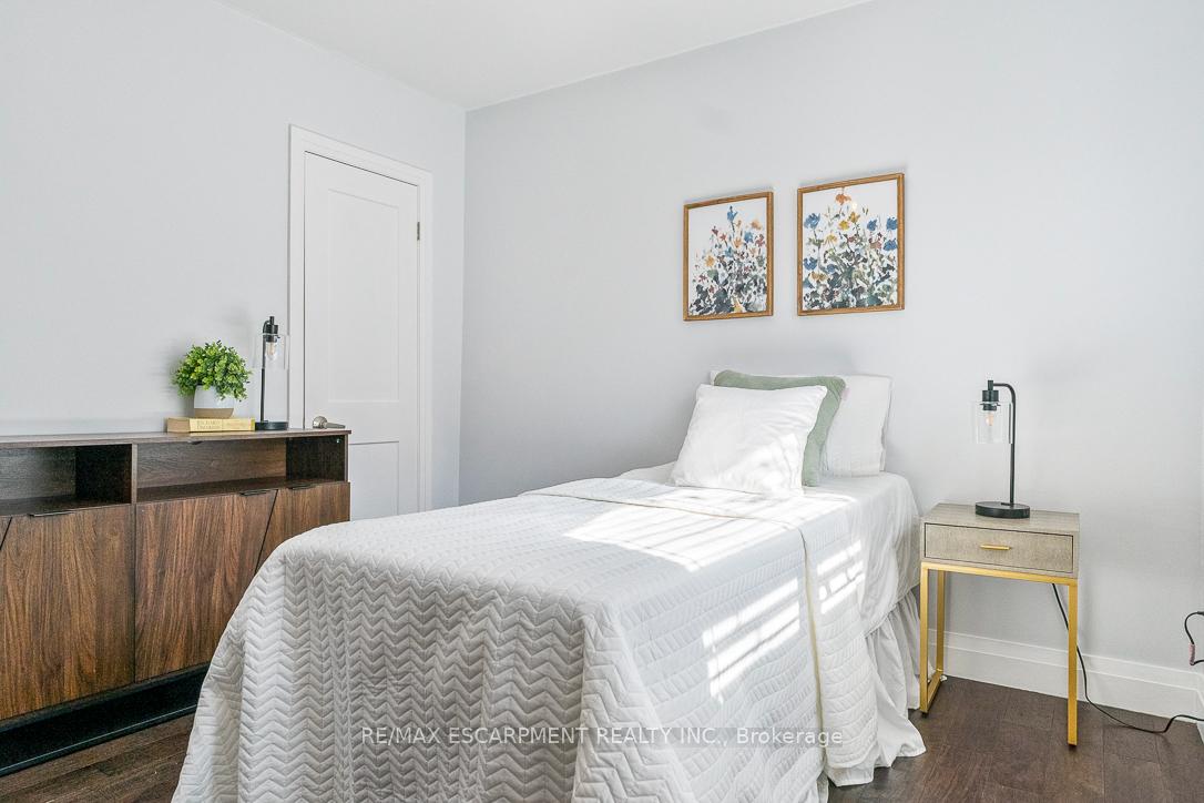 469 Claridge Road 5