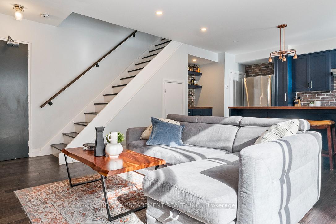469 Claridge Road 5