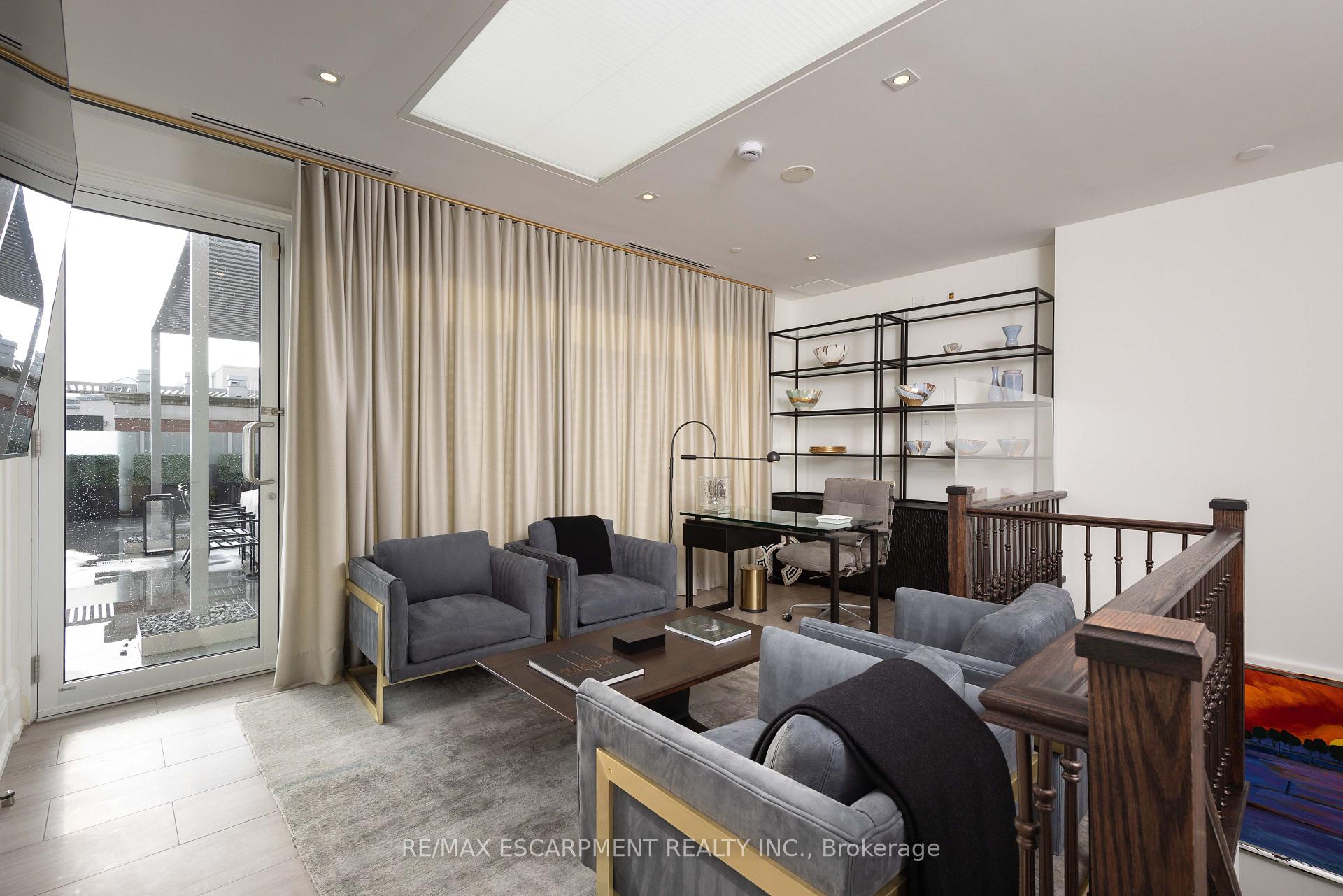 300 Randall Street PH1