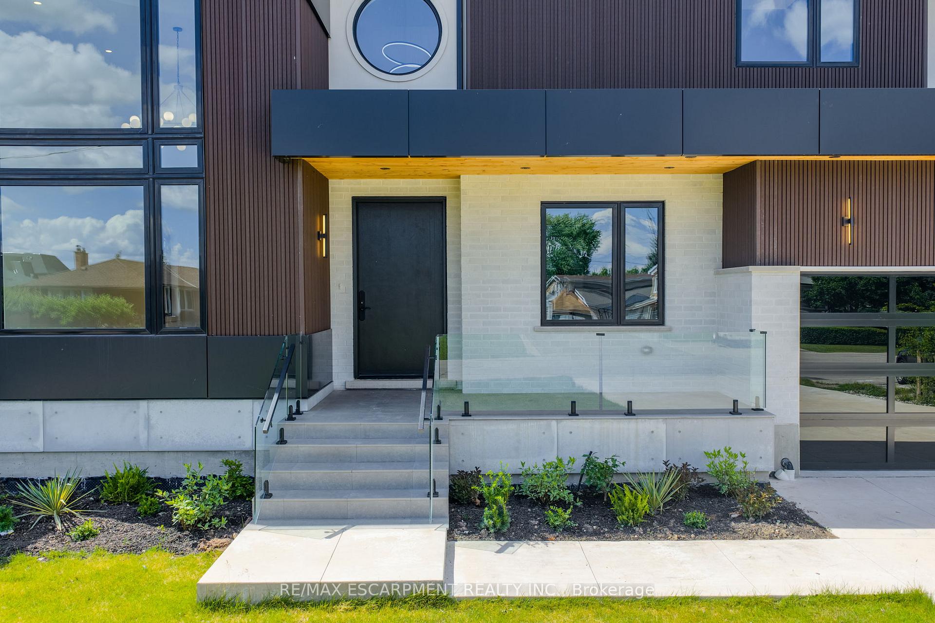 369 Wade Street