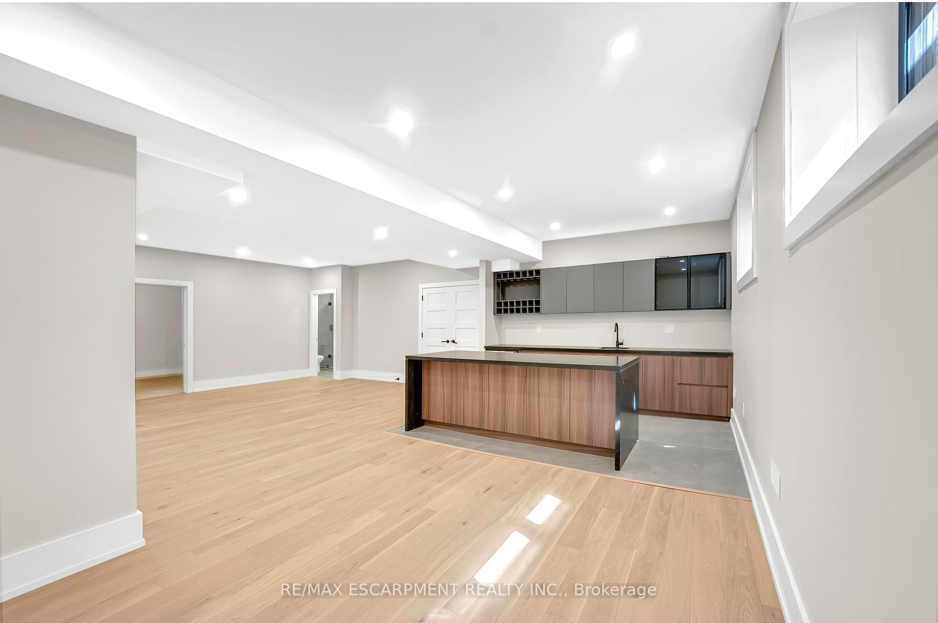 369 Wade Street
