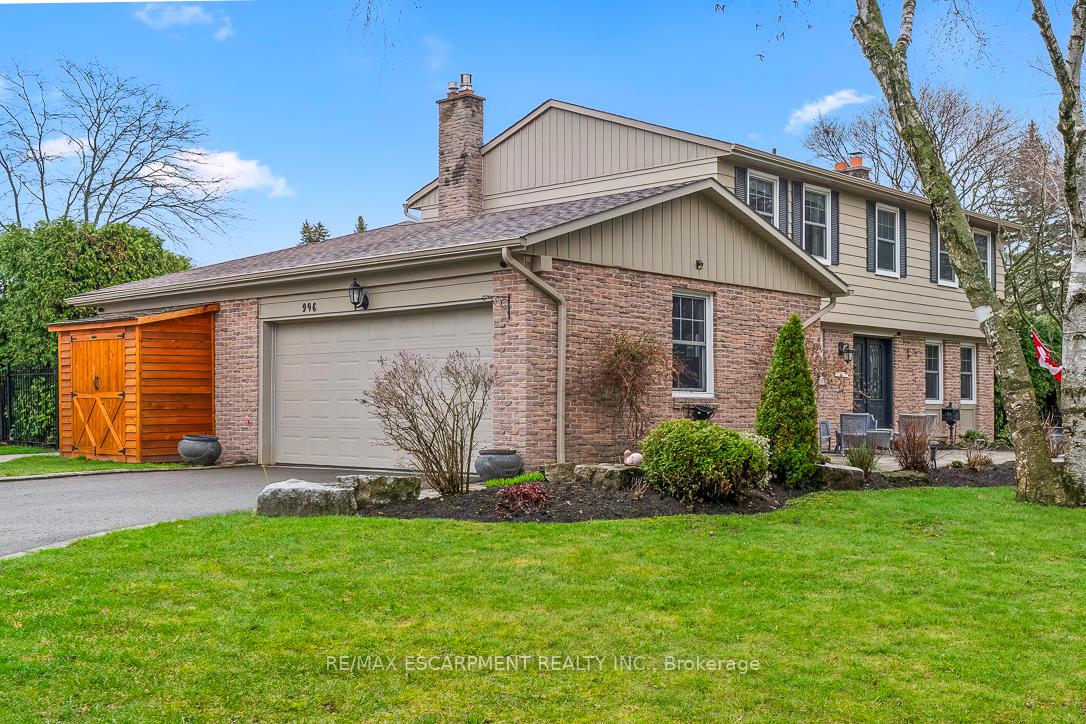 996 Cresthampton Lane