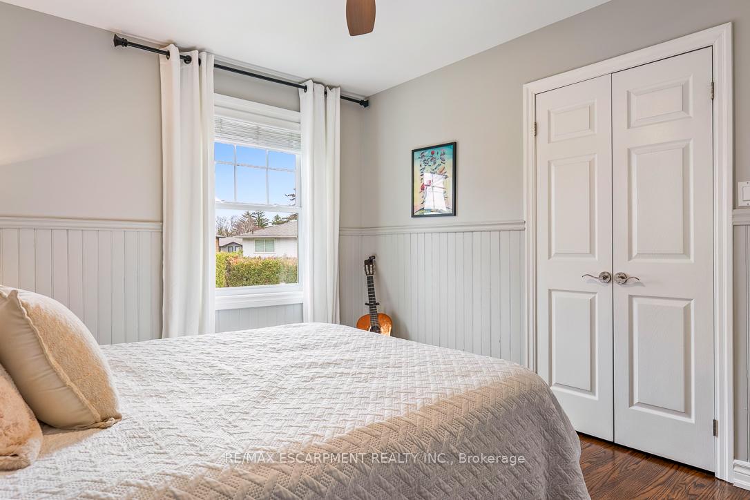 996 Cresthampton Lane
