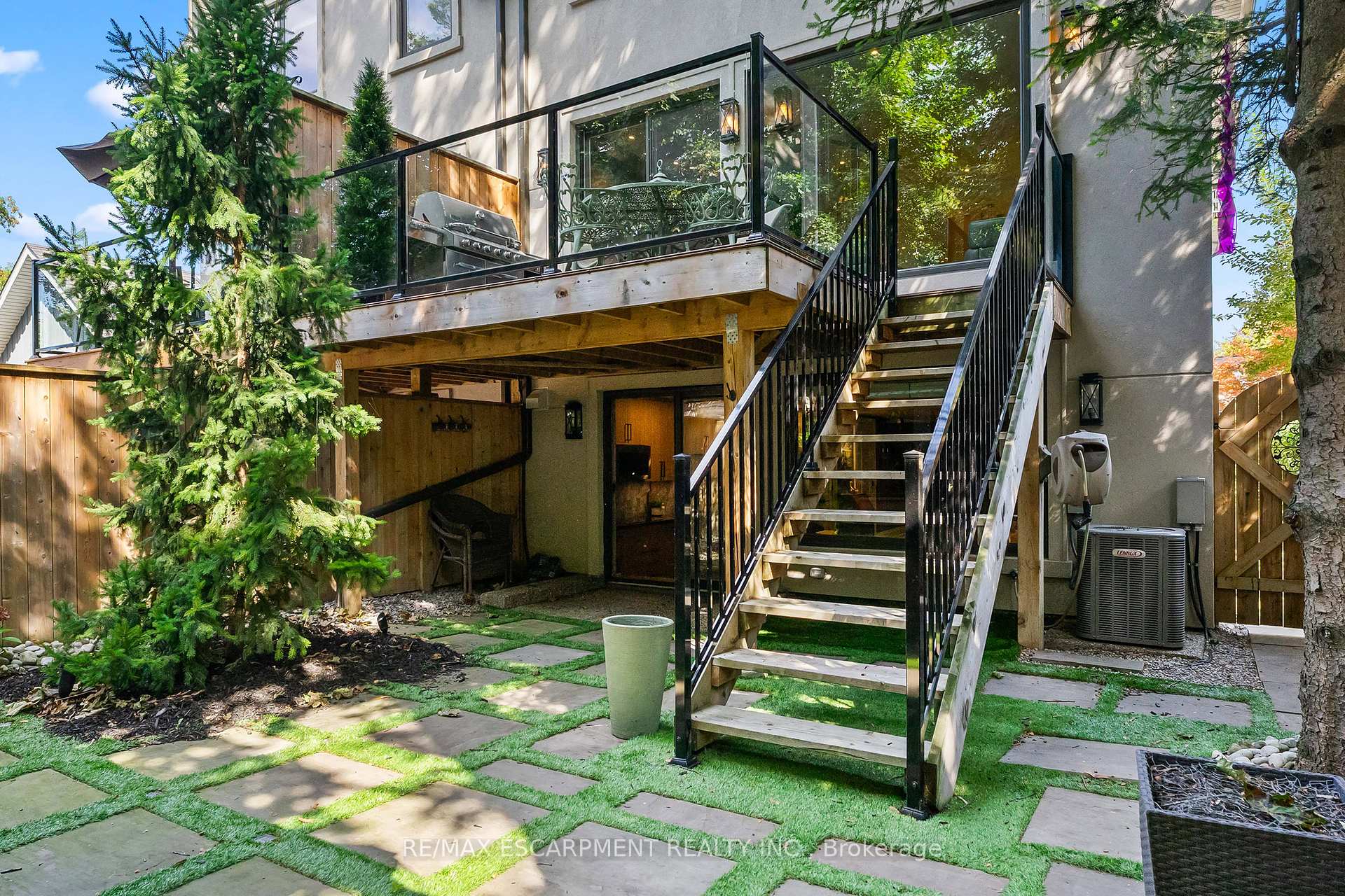 24 Cayuga Avenue