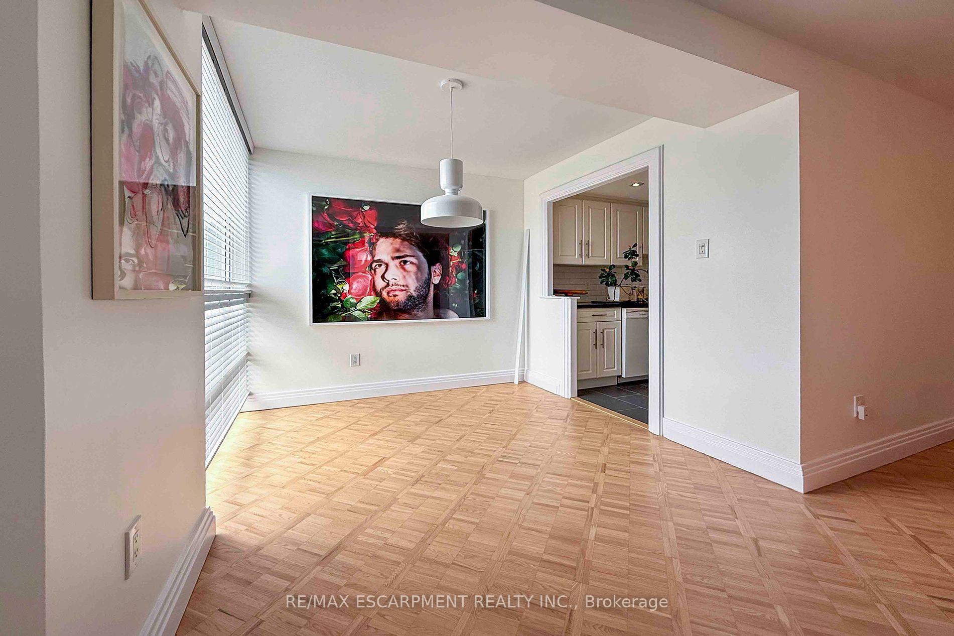 3650 Kaneff Crescent 2804