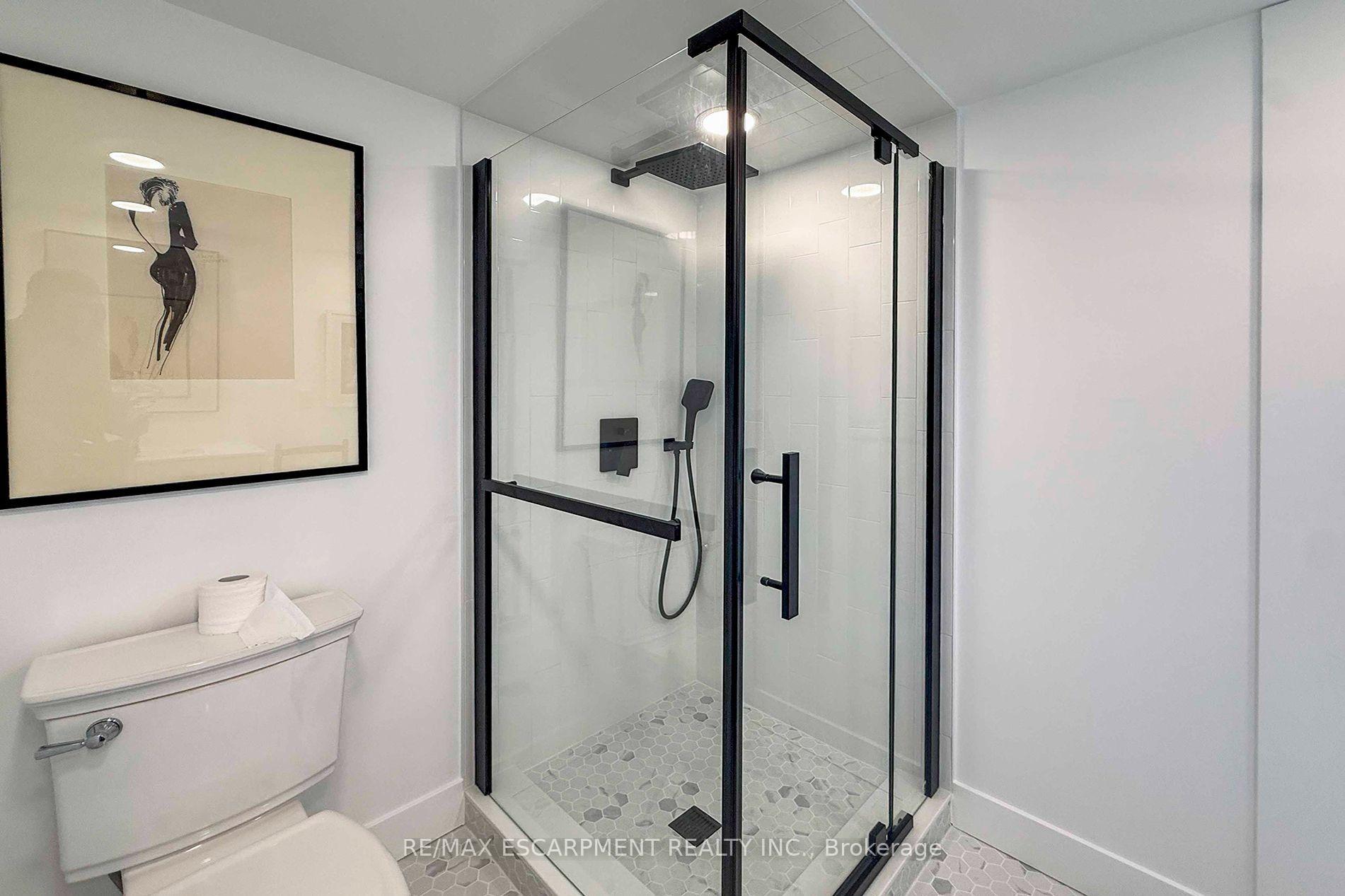 3650 Kaneff Crescent 2804