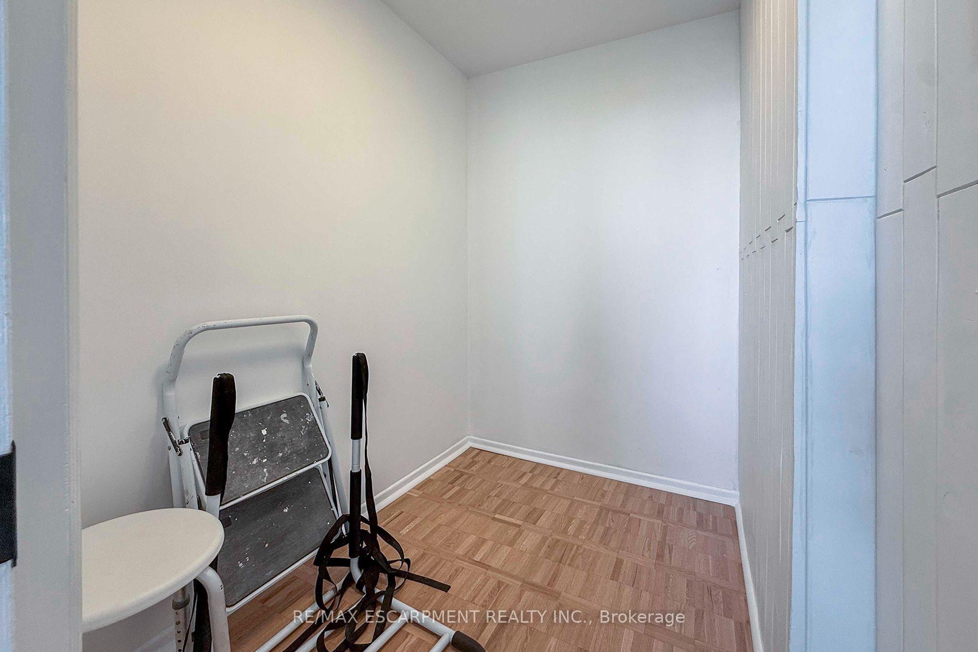 3650 Kaneff Crescent 2804