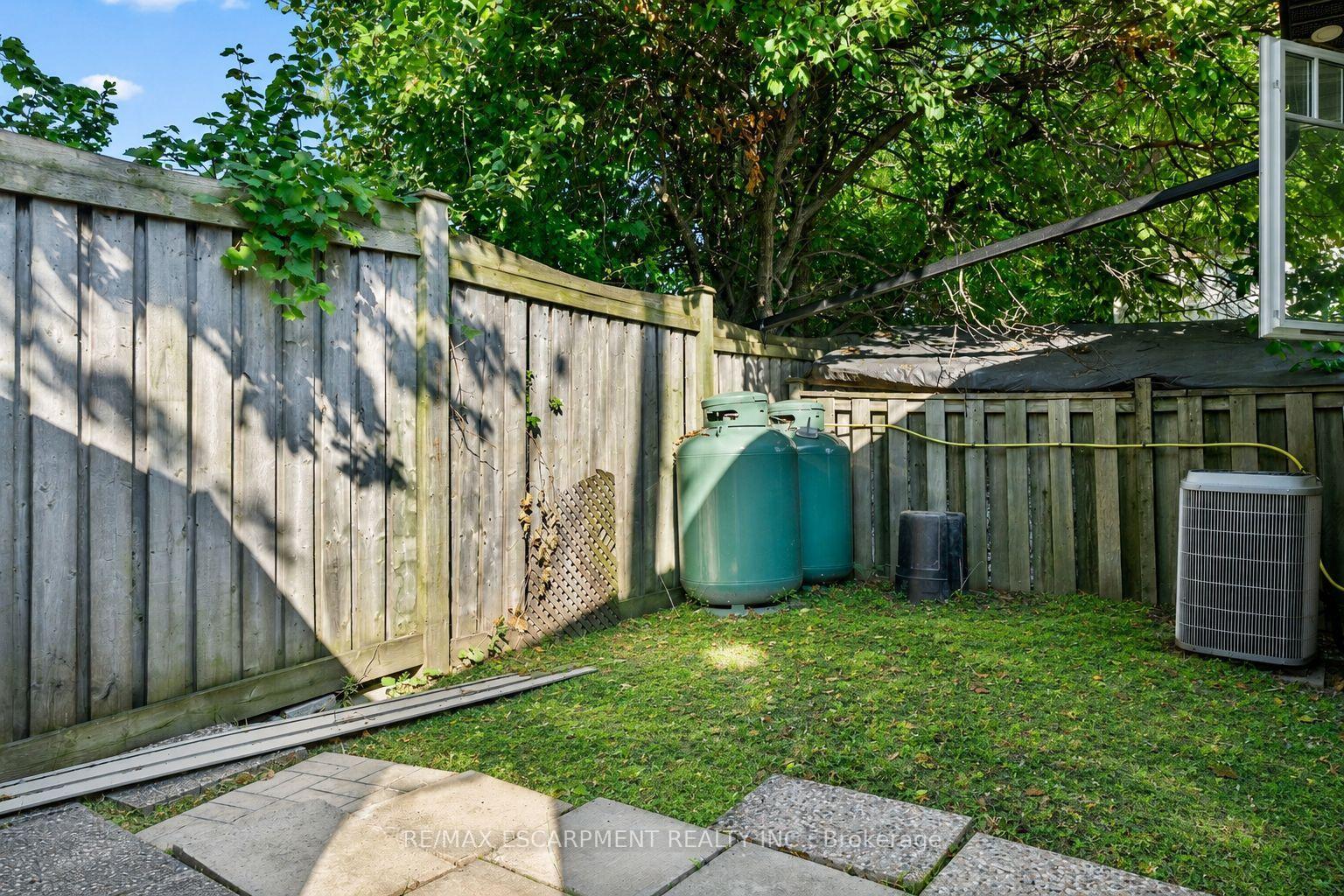 3233 DERRY Road E 19