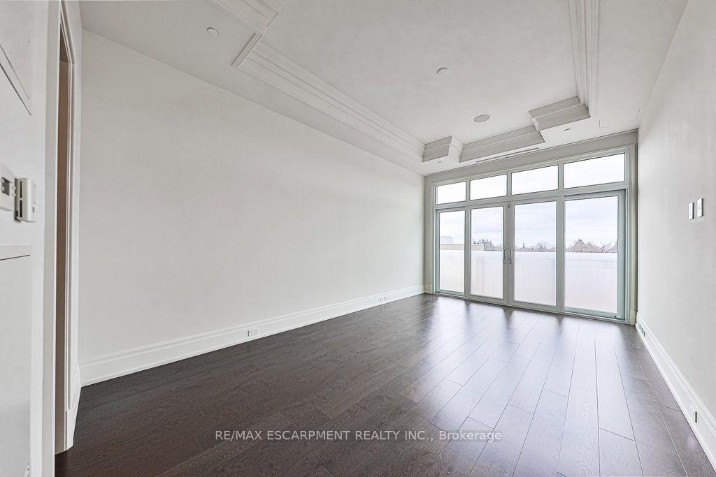 300 Randall Road PH5