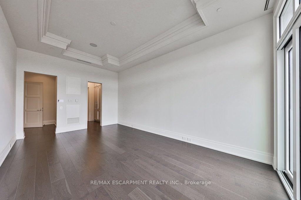 300 Randall Road PH5