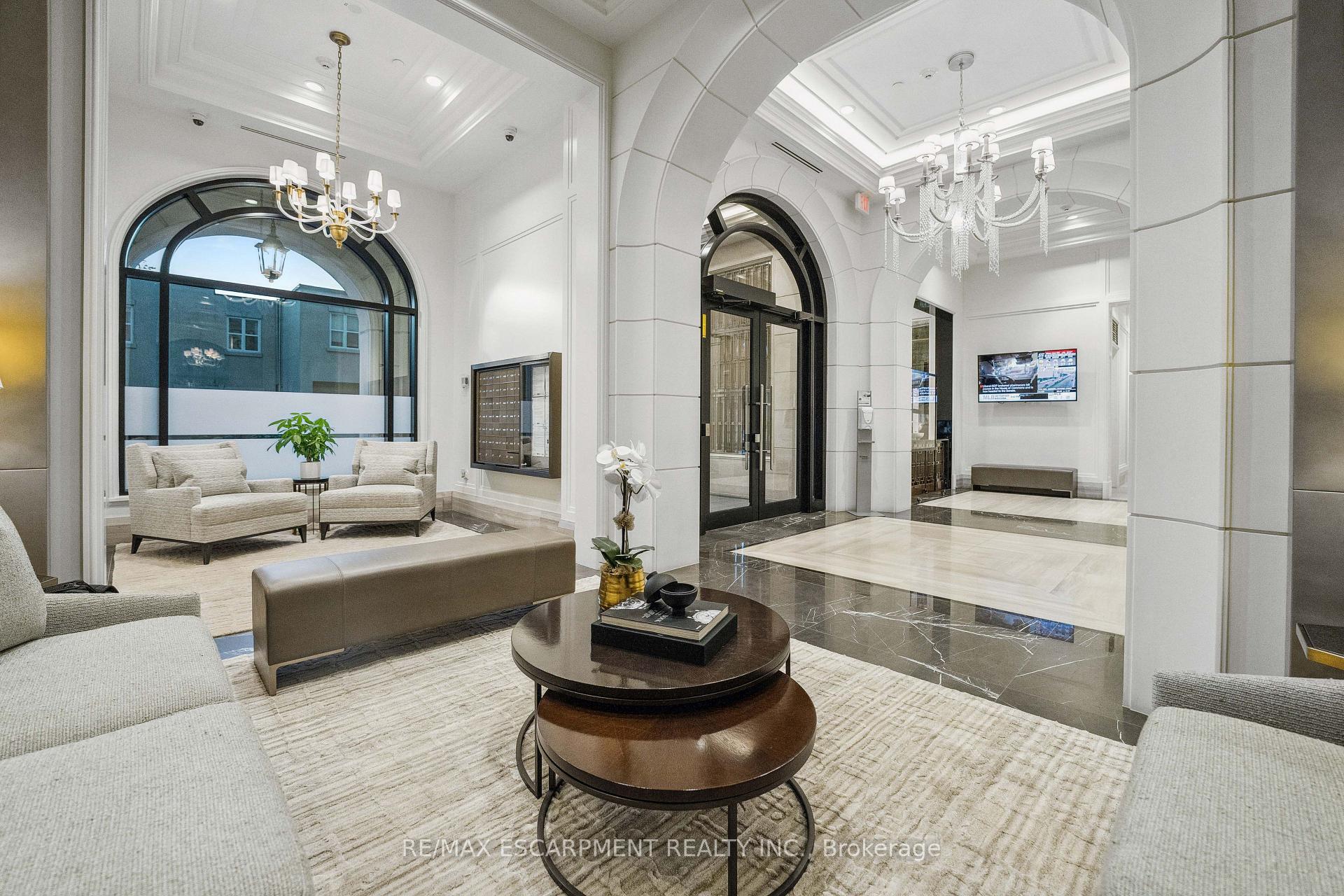 300 Randall Road PH5
