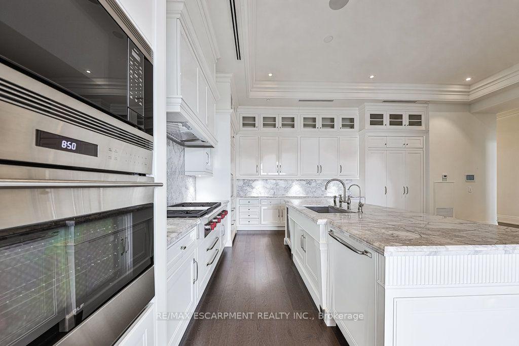 300 Randall Road PH5