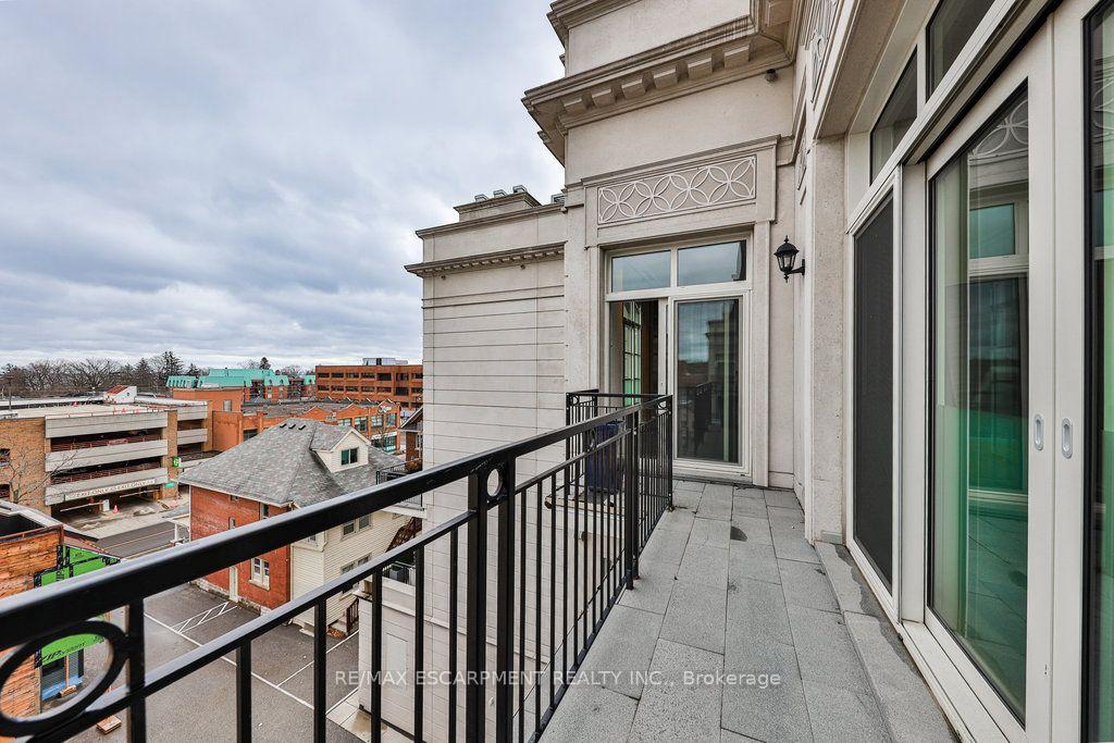 300 Randall Road PH5