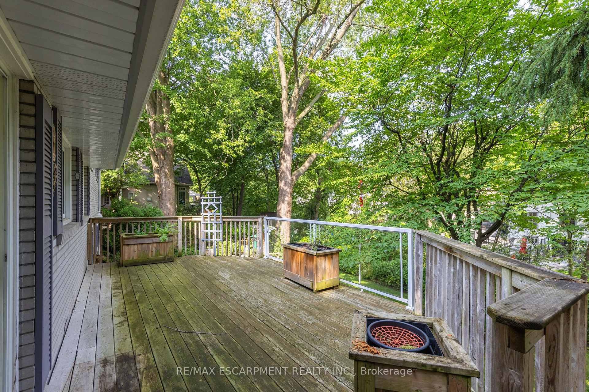 401 Cairncroft Road