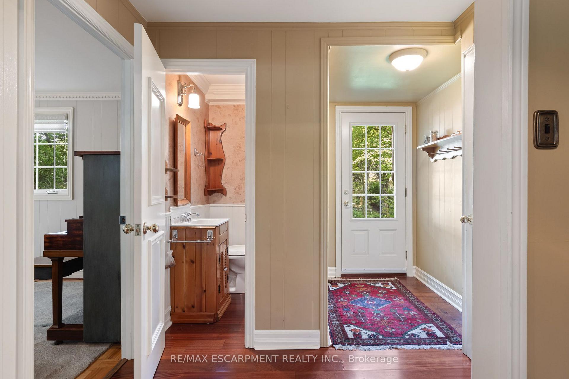 401 Cairncroft Road