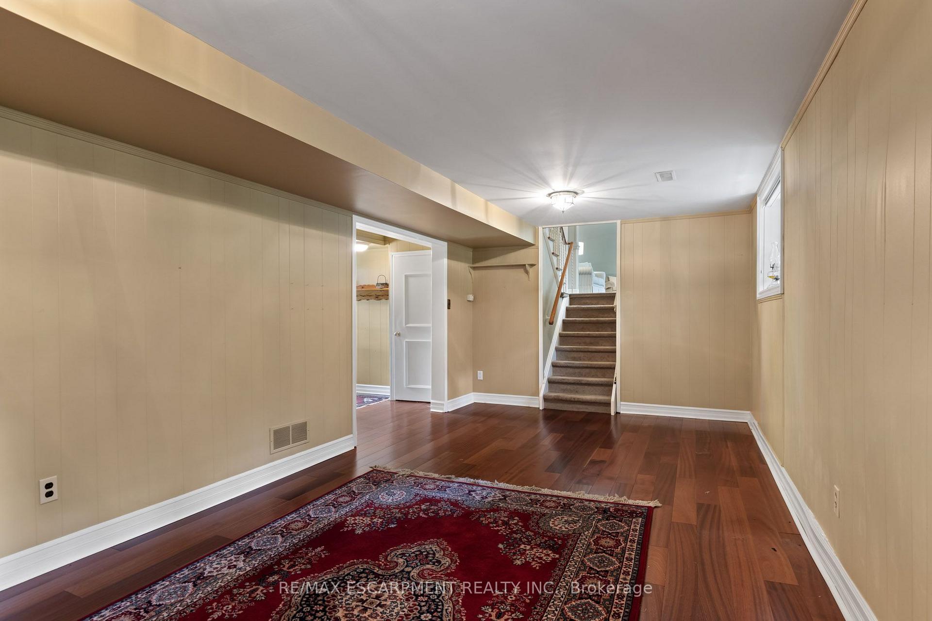 401 Cairncroft Road