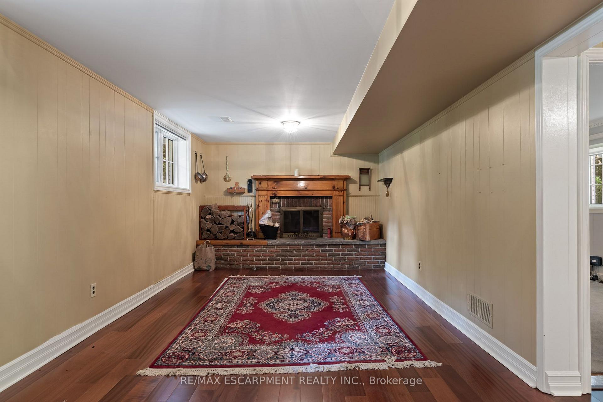 401 Cairncroft Road