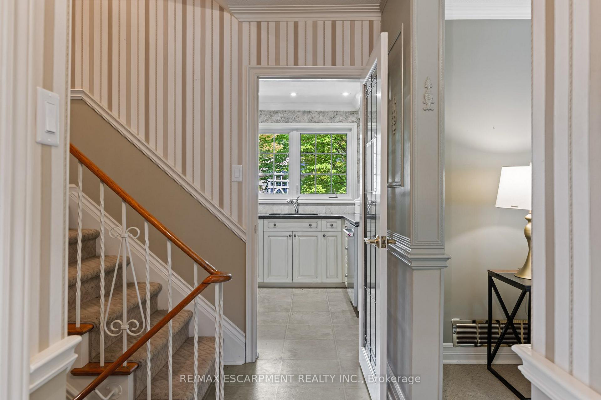 401 Cairncroft Road