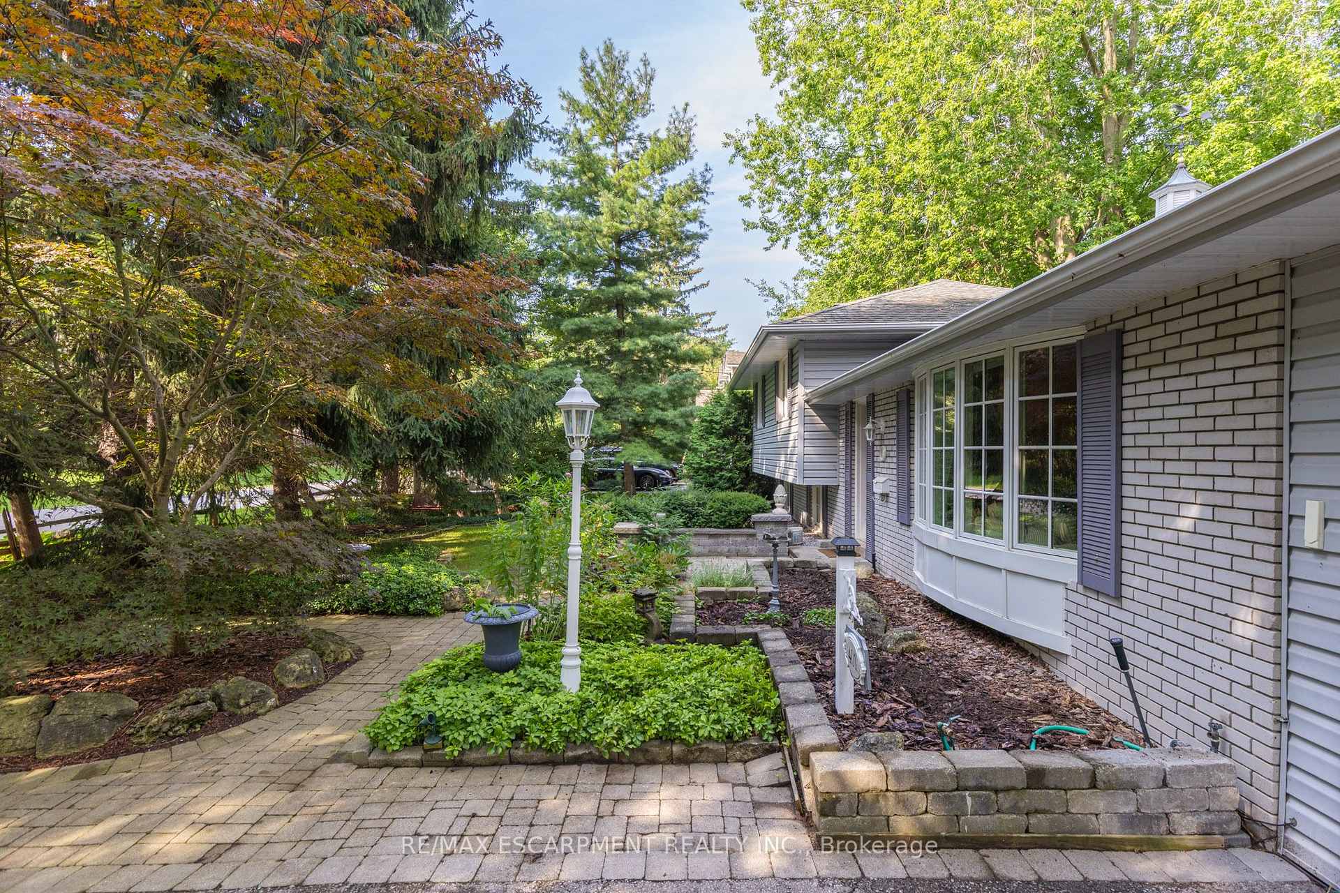 401 Cairncroft Road
