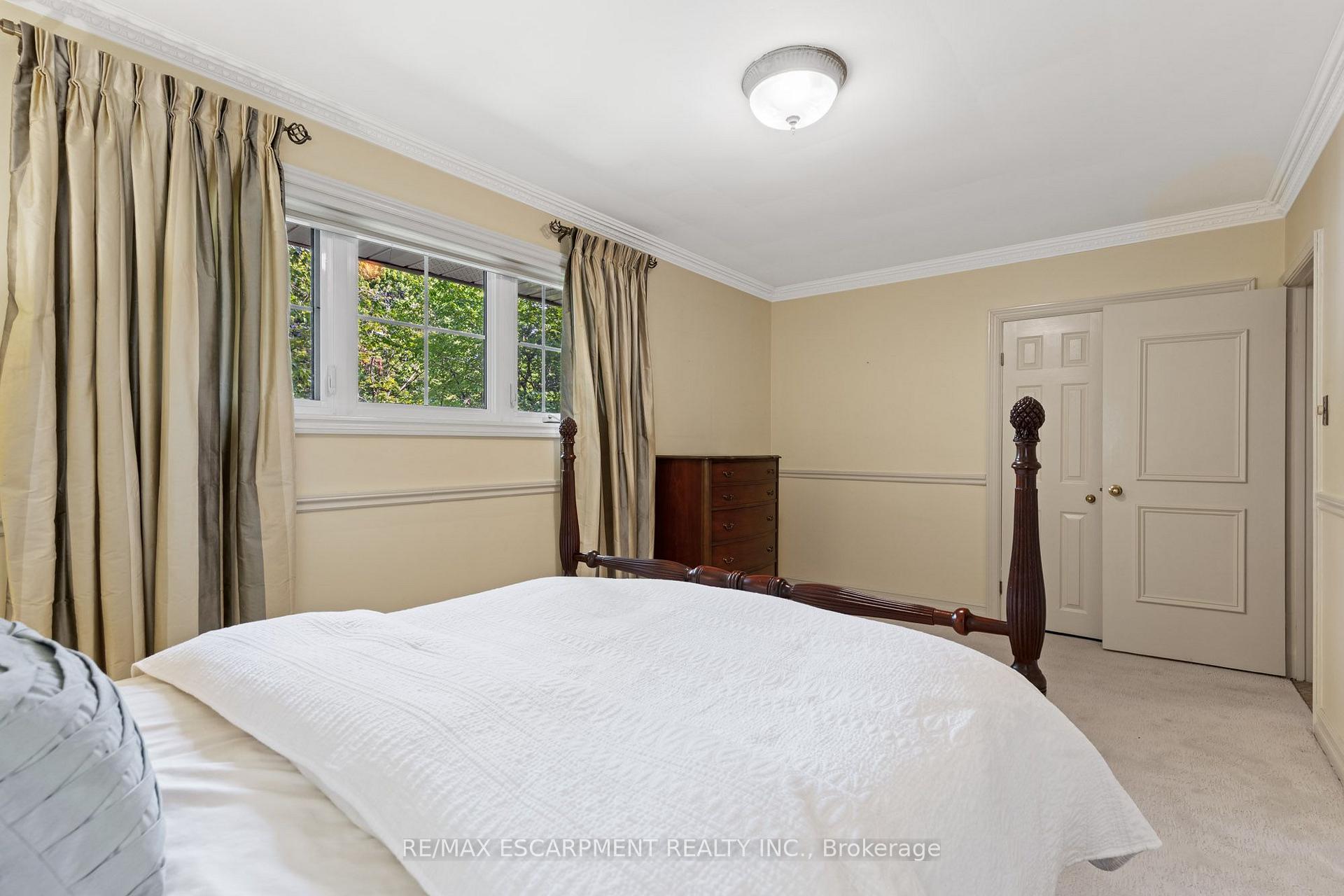 401 Cairncroft Road