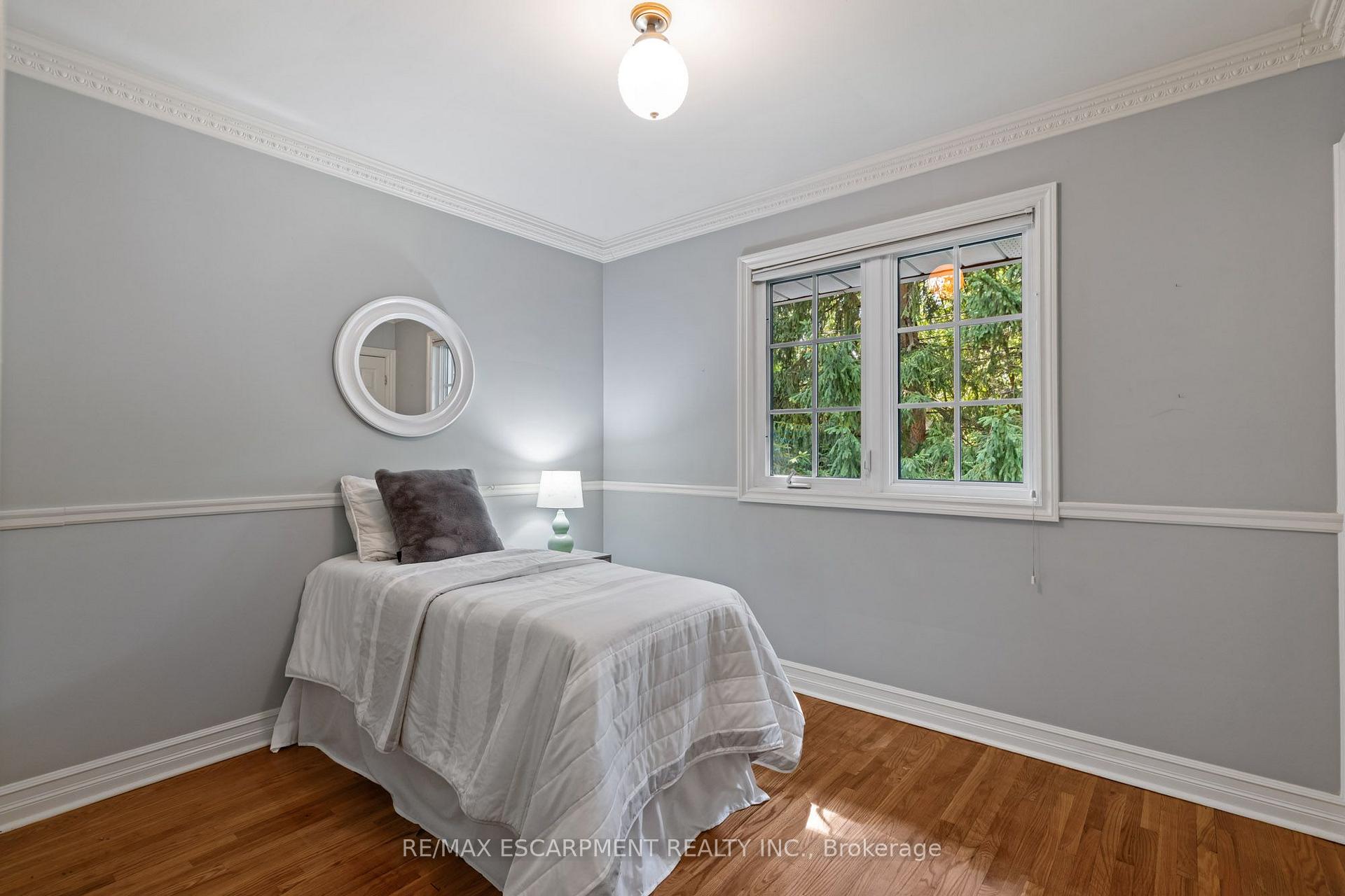401 Cairncroft Road