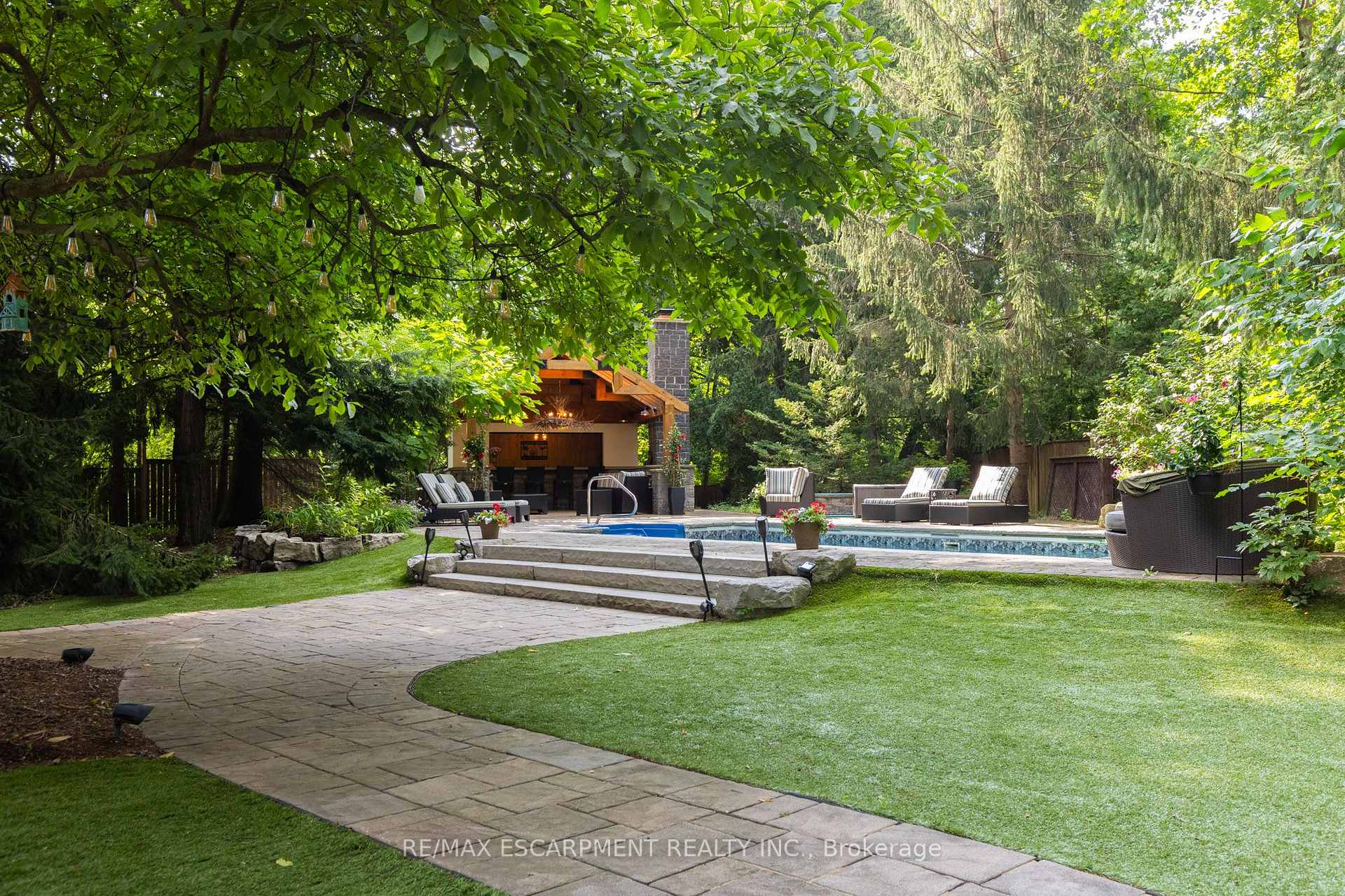 1063 Greenoaks Drive