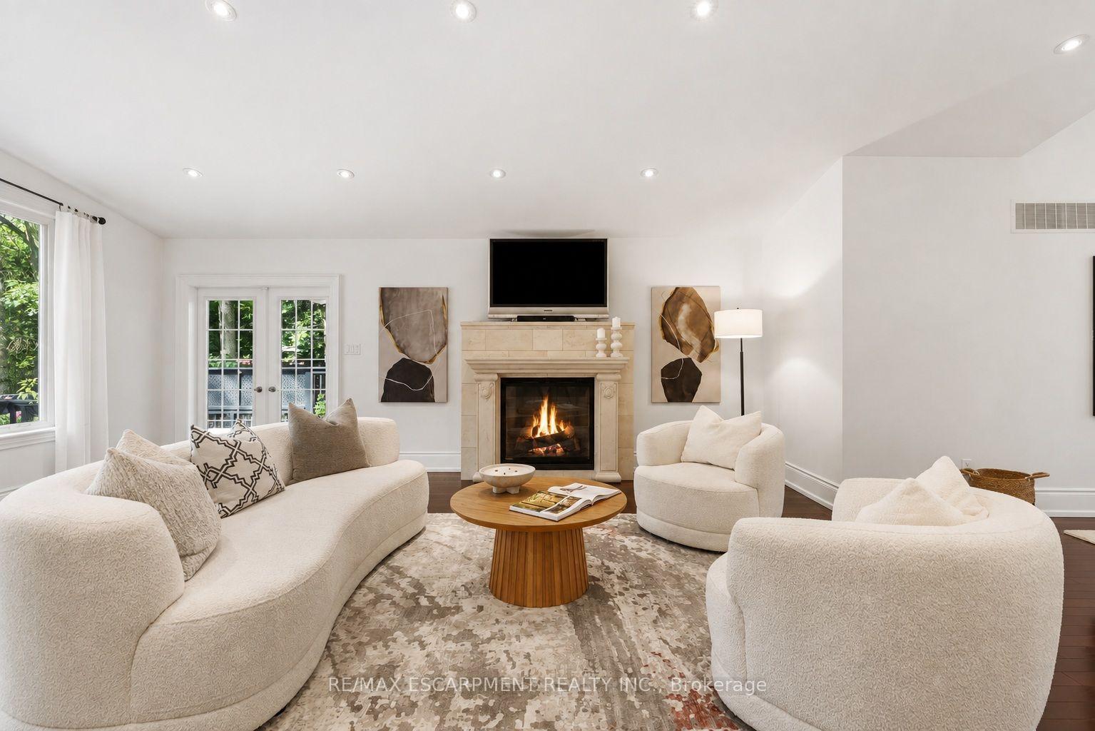 1063 Greenoaks Drive