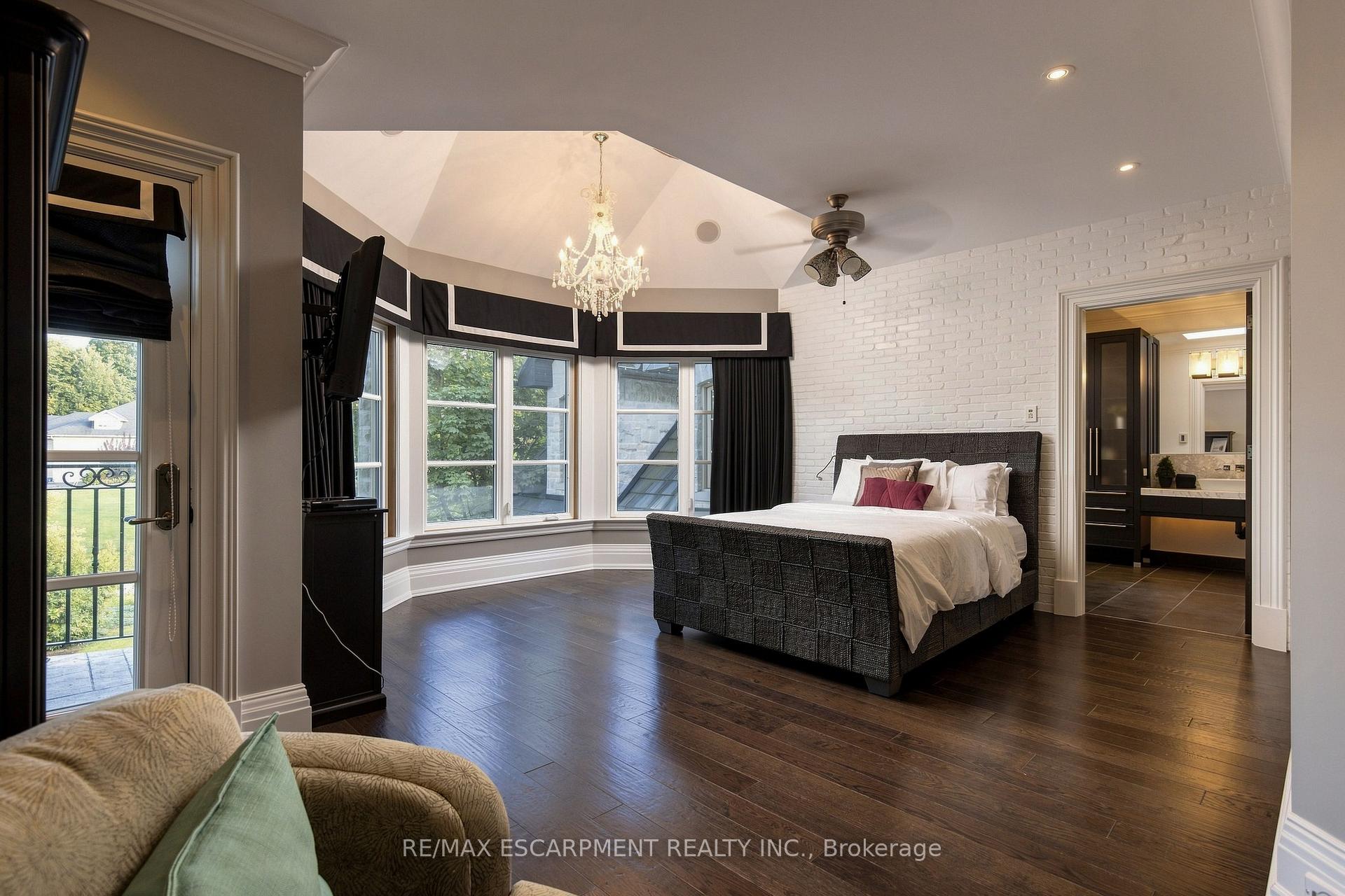 25 TURTLE LAKE Drive