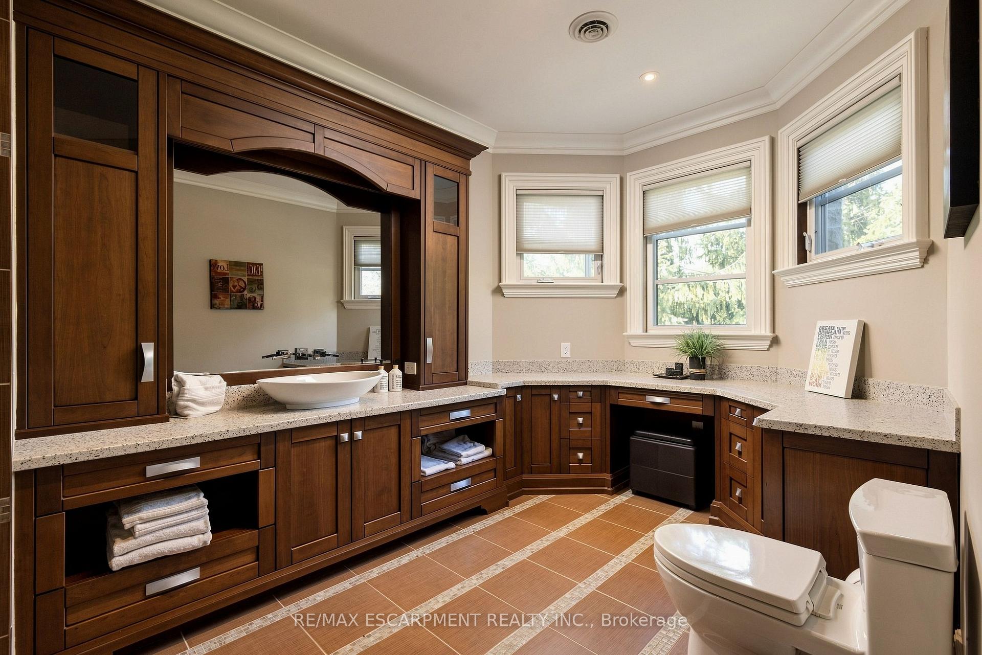 25 TURTLE LAKE Drive