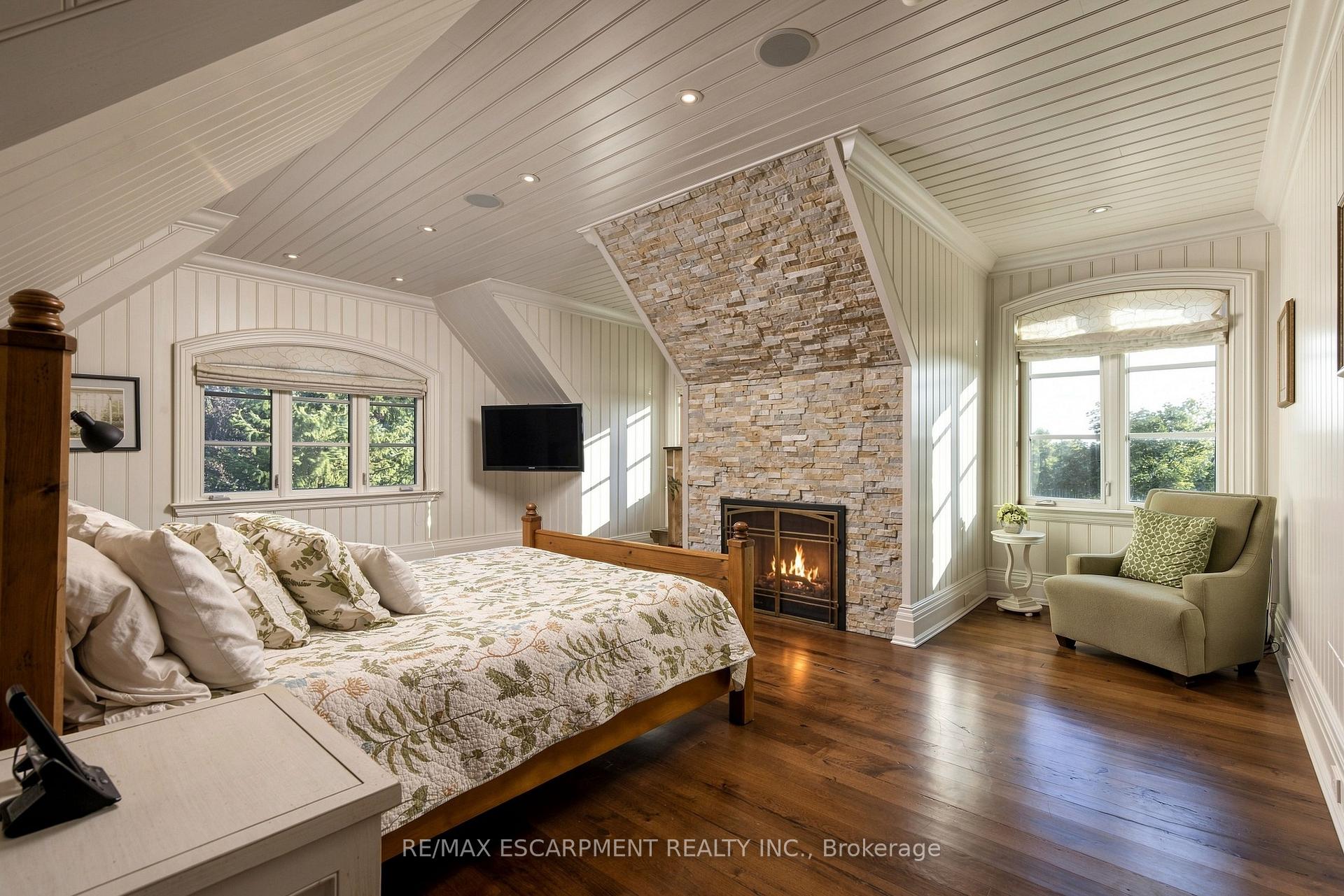 25 TURTLE LAKE Drive