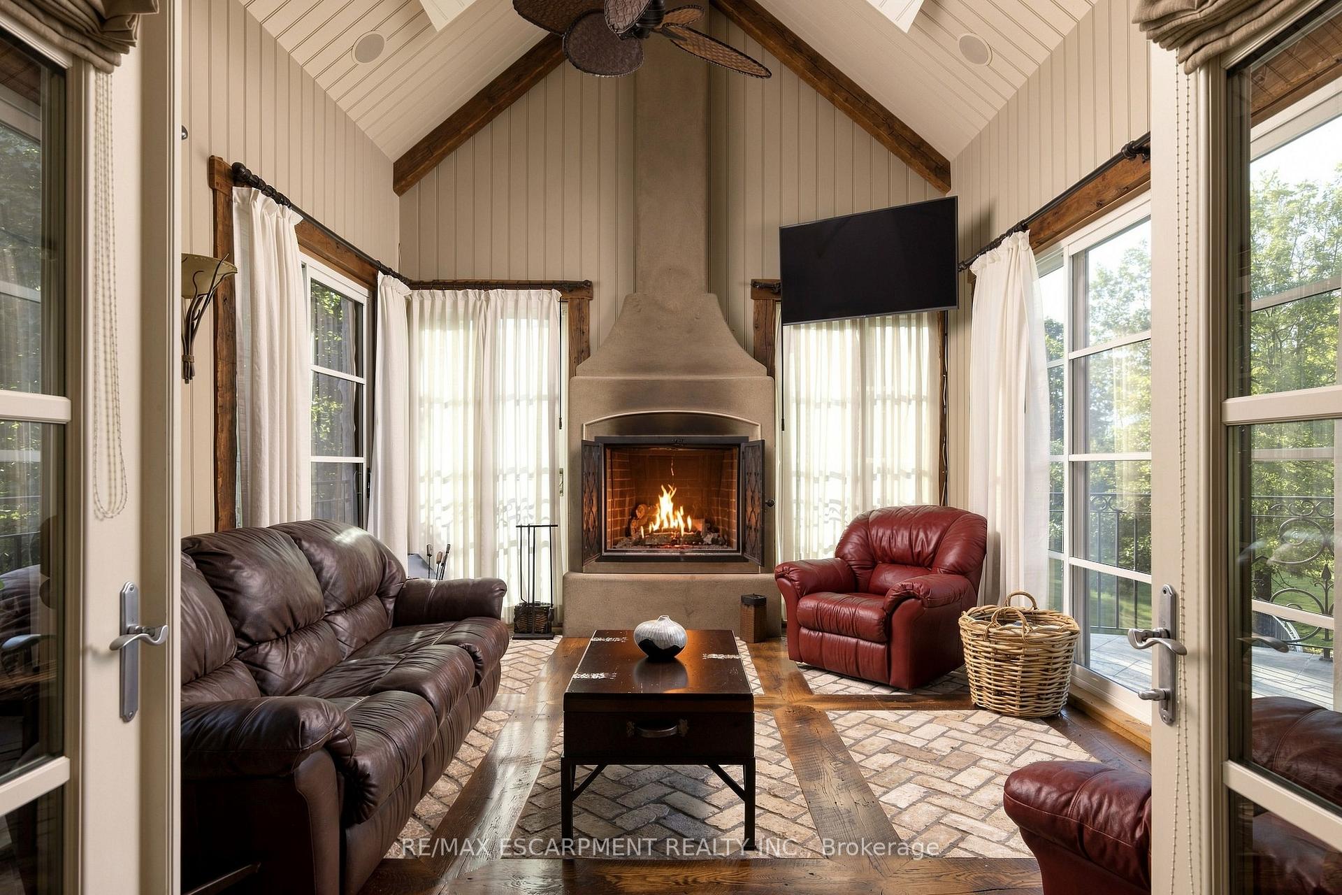 25 TURTLE LAKE Drive
