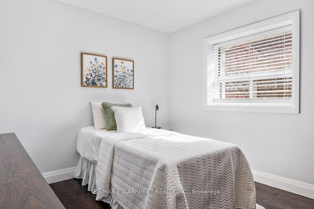 469 CLARIDGE Road 5