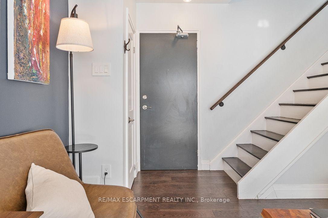 469 CLARIDGE Road 5