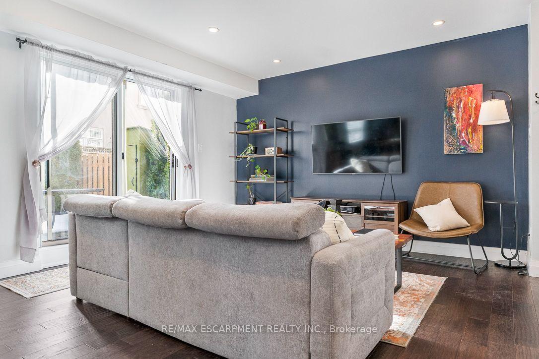 469 CLARIDGE Road 5