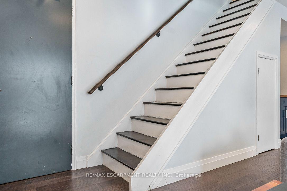 469 CLARIDGE Road 5