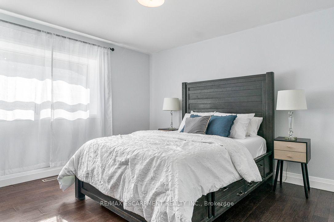 469 CLARIDGE Road 5